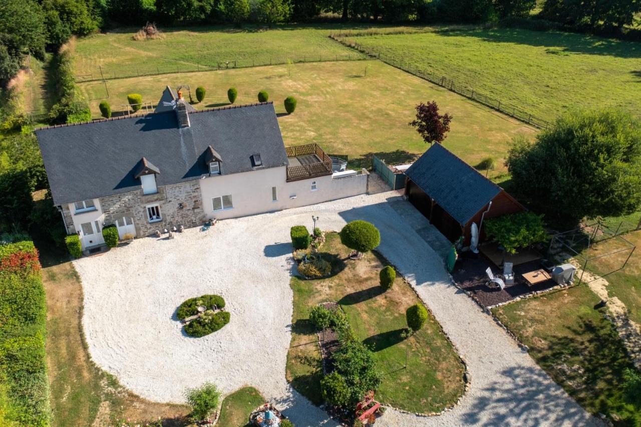 Maison La Touchardiere Barenton Exterior foto